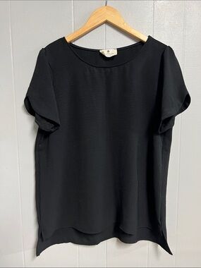 NWOT Betsey’s Boutique Shop Flutter Sleeve Blouse Large Black